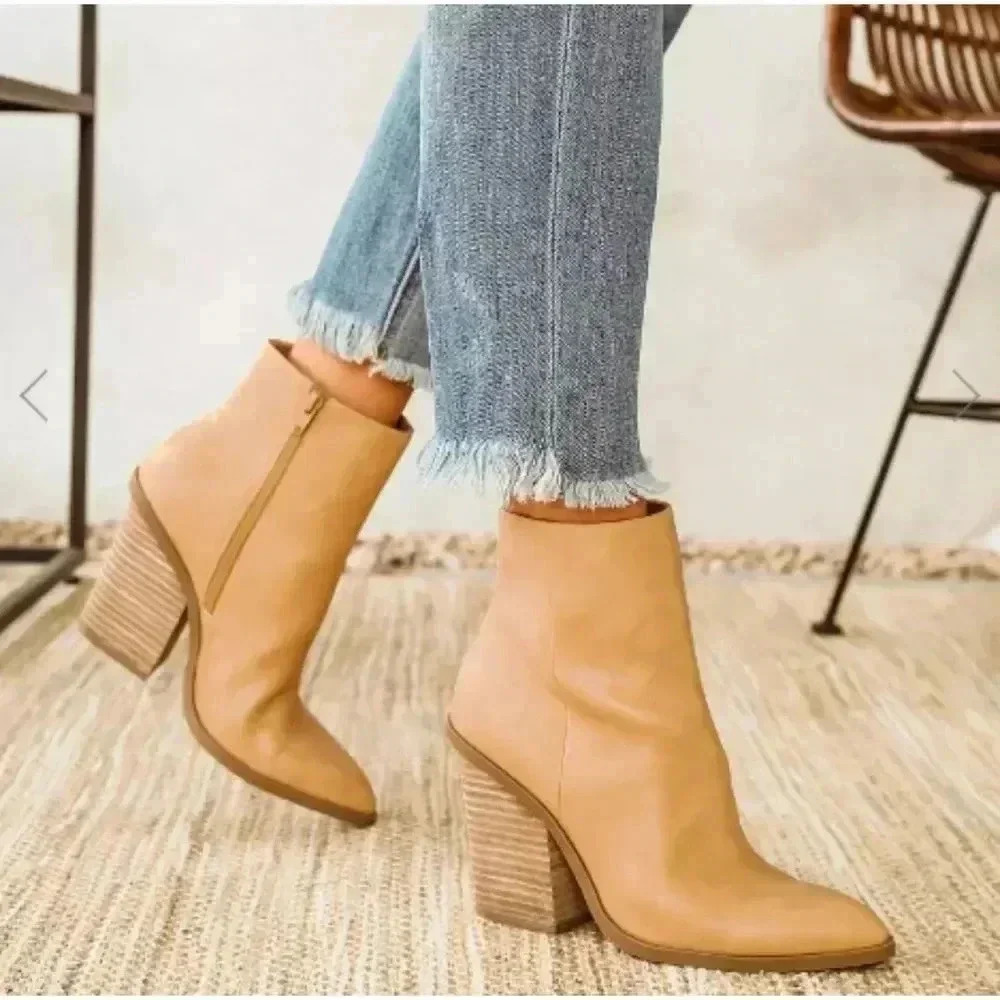 Dolce Vita Tan‎ Botties